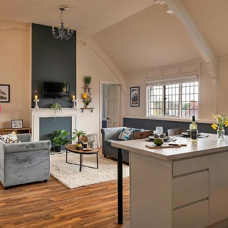 Апартаменти Finest Retreats - Sunnycroft Penthouse Лландріндод-Веллс Екстер'єр фото